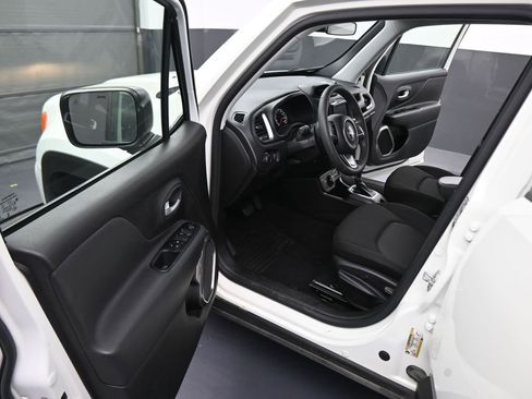 Used 2023 Jeep Renegade Latitude AWD/4WD image 40
