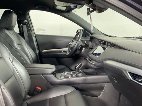 Used 2023 Cadillac XT4 Premium Luxury FWD image 15