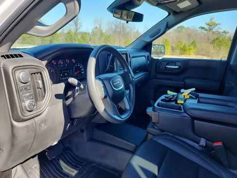Used 2024 GMC Sierra 1500 Pro w/ Pro Value Package image 11