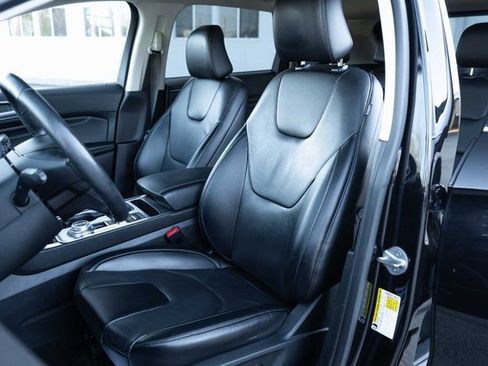 Used 2022 Ford Edge Titanium image 12