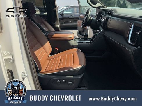 Used 2025 GMC Sierra 1500 Denali Ultimate AWD/4WD image 32