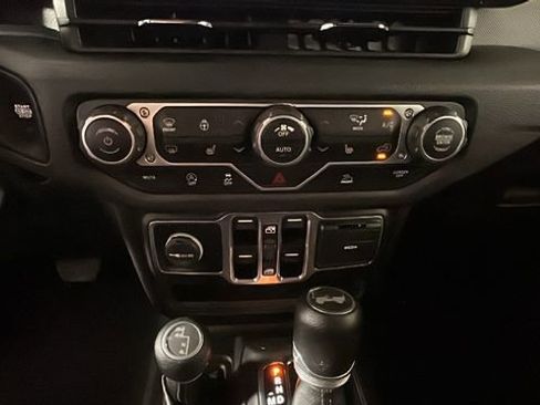 Used 2025 Jeep Wrangler Unlimited Sport AWD/4WD image 22