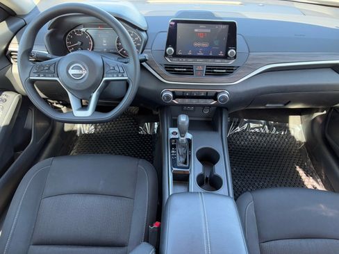 Certified 2025 Nissan Altima 2.5 SV image 12