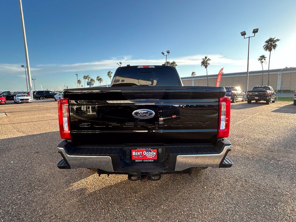Used 2024 Ford F250 XLT w/ FX4 Off-Road Package AWD/4WD image 4