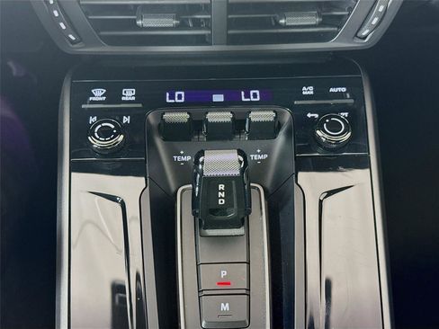 Used 2025 Porsche 911 Carrera image 11