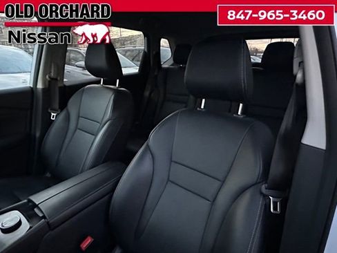 Used 2024 Nissan Rogue SL AWD/4WD image 11