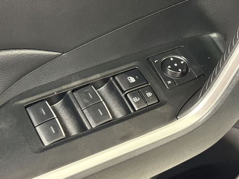 Used 2025 Toyota RAV4 XLE AWD/4WD image 27