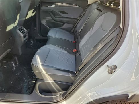 New 2026 Volkswagen Tiguan SE image 28