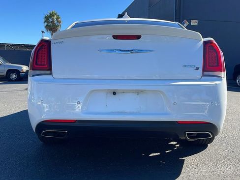 Used 2018 Chrysler 300 S w/ 300S Premium Group 2 image 10