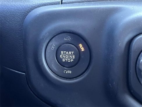 Used 2018 Jeep Wrangler Unlimited Sahara image 27