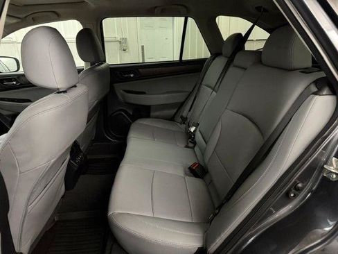 Used 2019 Subaru Outback 2.5i Limited w/ Protection Package #1 AWD/4WD image 9