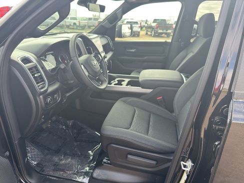 New 2026 RAM 1500 Express AWD/4WD image 18