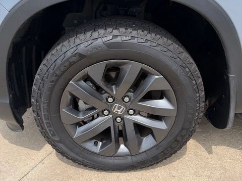 Certified 2025 Honda Ridgeline Sport image 9