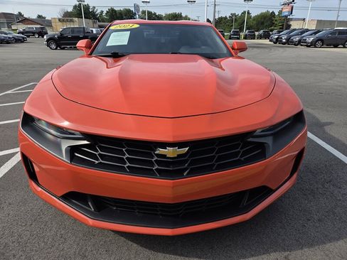Used 2021 Chevrolet Camaro LT RWD image 8