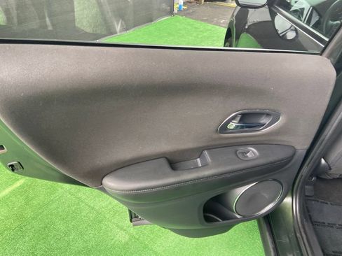 Used 2017 Honda HR-V EX image 38