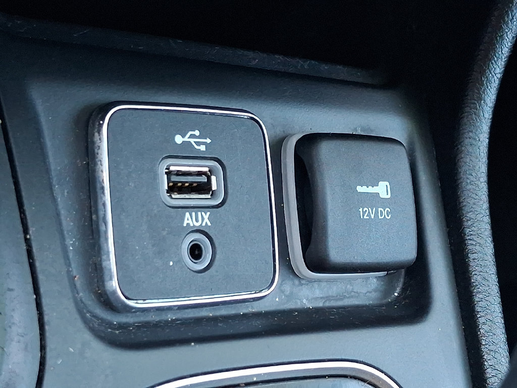 Used 2019 Jeep Cherokee Limited AWD/4WD image 26