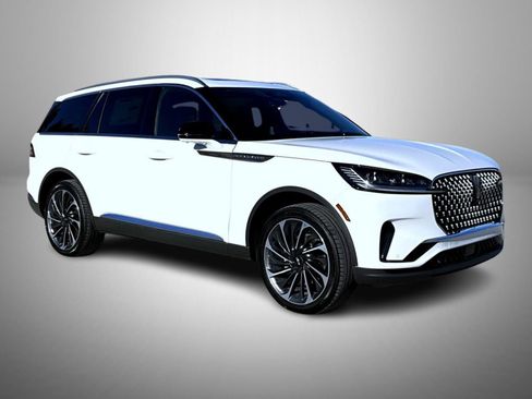 New 2026 Lincoln Aviator Reserve image 3