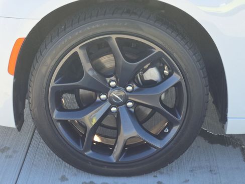 Used 2023 Chrysler 300 Touring w/ Sport Appearance Package image 12