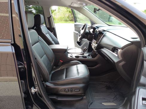 Used 2020 Chevrolet Traverse RS FWD image 48