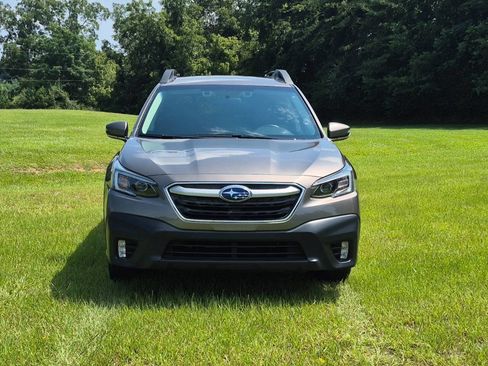 Used 2022 Subaru Outback Premium image 12