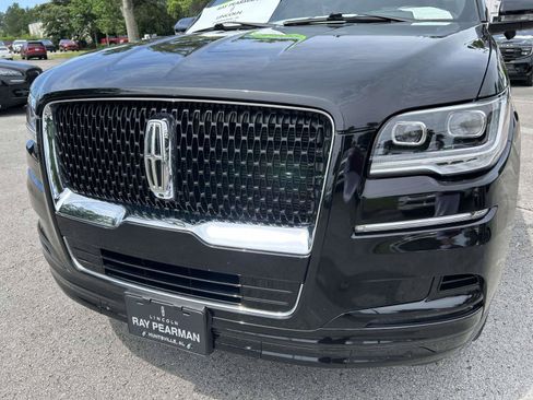 Certified 2023 Lincoln Navigator L Reserve AWD/4WD image 4