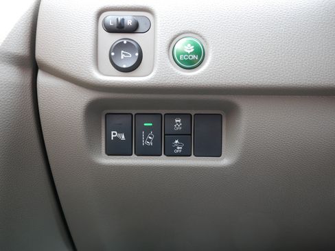 Used 2017 Honda Pilot Touring image 26