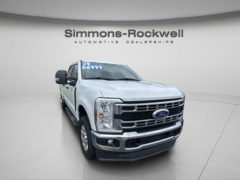 Used 2024 Ford F250 XLT image 2