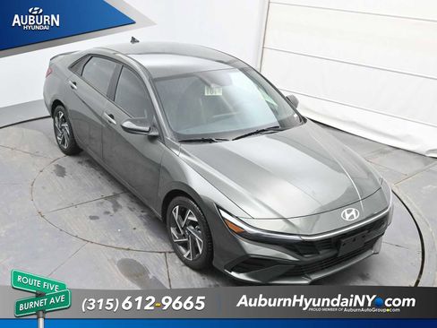 New 2025 Hyundai Elantra Sport FWD image 28