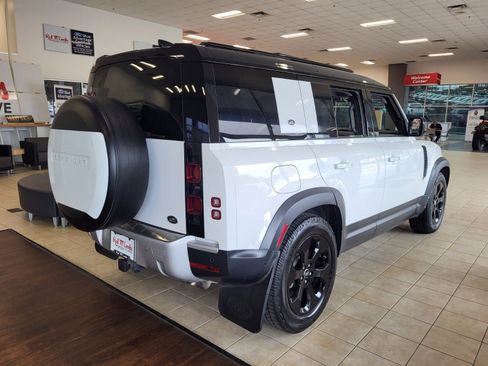 Used 2020 Land Rover Defender 110 HSE AWD/4WD image 2