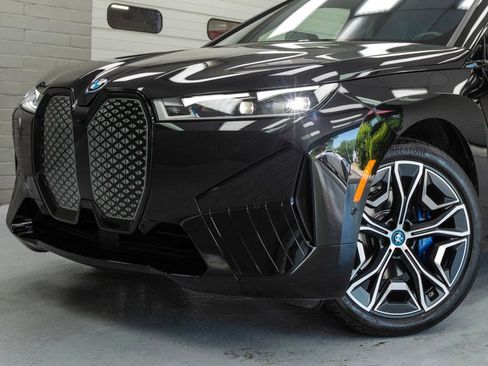Used 2024 BMW iX xDrive50 w/ Premium Package AWD/4WD image 13