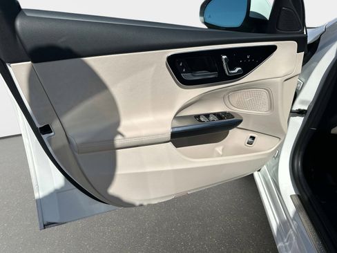 Used 2024 Mercedes-Benz C 300 4MATIC Sedan image 16