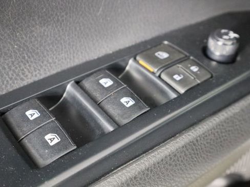 Used 2020 Toyota Camry LE image 19