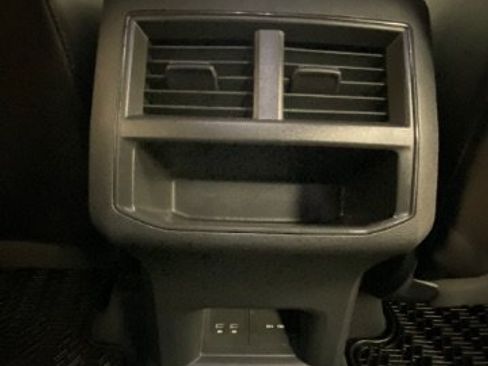Used 2023 Volkswagen Atlas Cross Sport SE AWD/4WD image 16