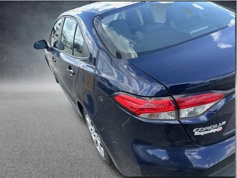 Used 2023 Toyota Corolla LE FWD image 15