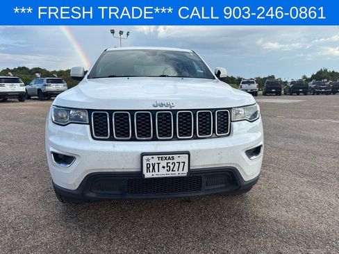 Used 2019 Jeep Grand Cherokee Laredo RWD image 2