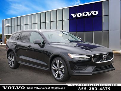 New 2026 Volvo V60 B5 Cross Country Plus w/ Climate Package