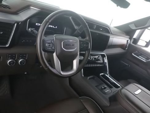 Used 2025 GMC Sierra 2500 Denali w/ Denali Reserve Package AWD/4WD image 17