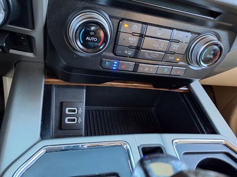 Used 2018 Ford F150 Lariat w/ Equipment Group 502A Luxury image 36