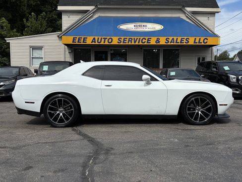 Used 2016 Dodge Challenger R/T Scat Pack RWD image 1