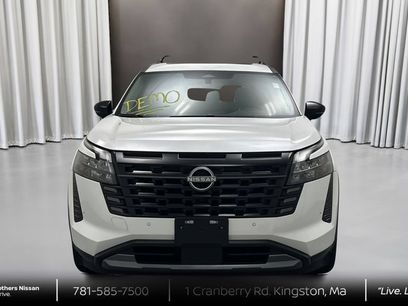 New 2026 Nissan Pathfinder SL w/ SL Premium Package