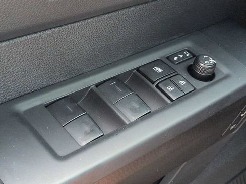Used 2025 Toyota Tundra TRD Pro AWD/4WD image 32