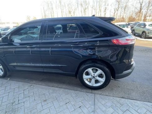 Used 2020 Ford Edge SE image 5