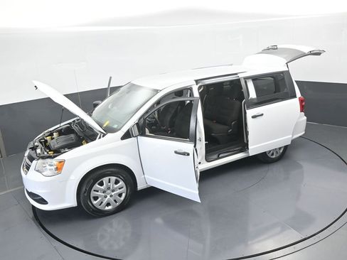 Used 2020 Dodge Grand Caravan SE image 54