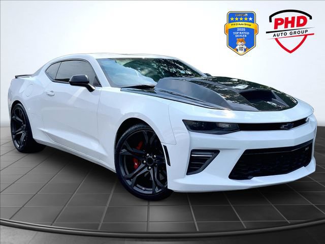 Used 2018 Chevrolet Camaro SS RWD image 1
