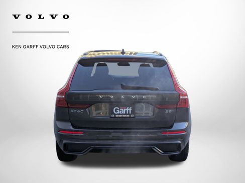 Certified 2025 Volvo XC60 B5 Plus image 4