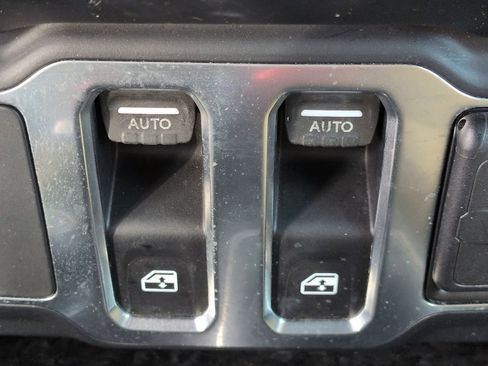 Used 2019 Jeep Wrangler Sport AWD/4WD image 21