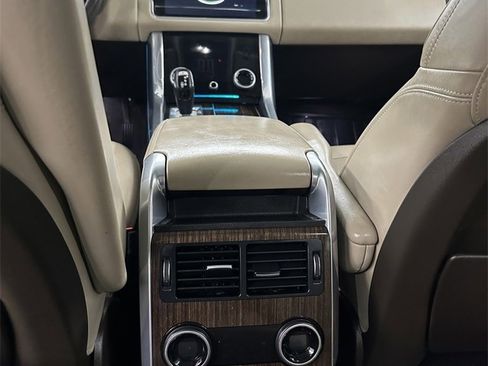 Used 2018 Land Rover Range Rover Sport HSE image 25