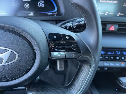 Certified 2025 Hyundai Elantra Sport image 17