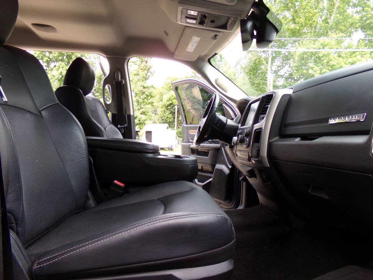 Used 2017 RAM 1500 Laramie w/ Convenience Group RWD image 29