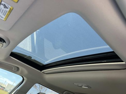 Certified 2025 Subaru Outback Limited image 32